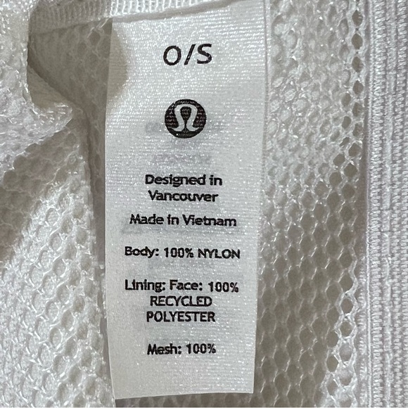 Lululemon White Everywhere Belt Bag. - Picture 10 of 16